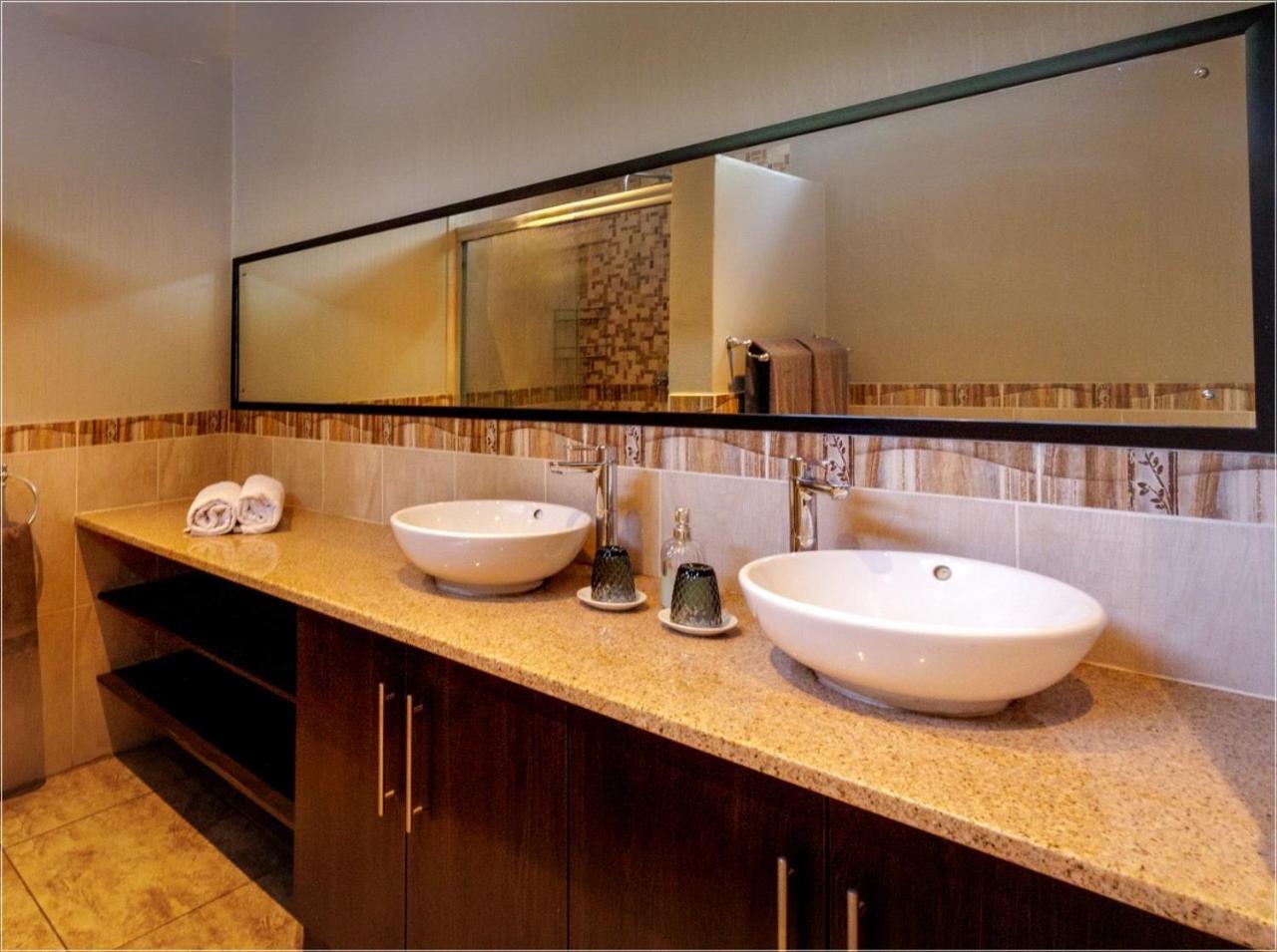 Fever Tree Suites Johannesburgo Exterior foto